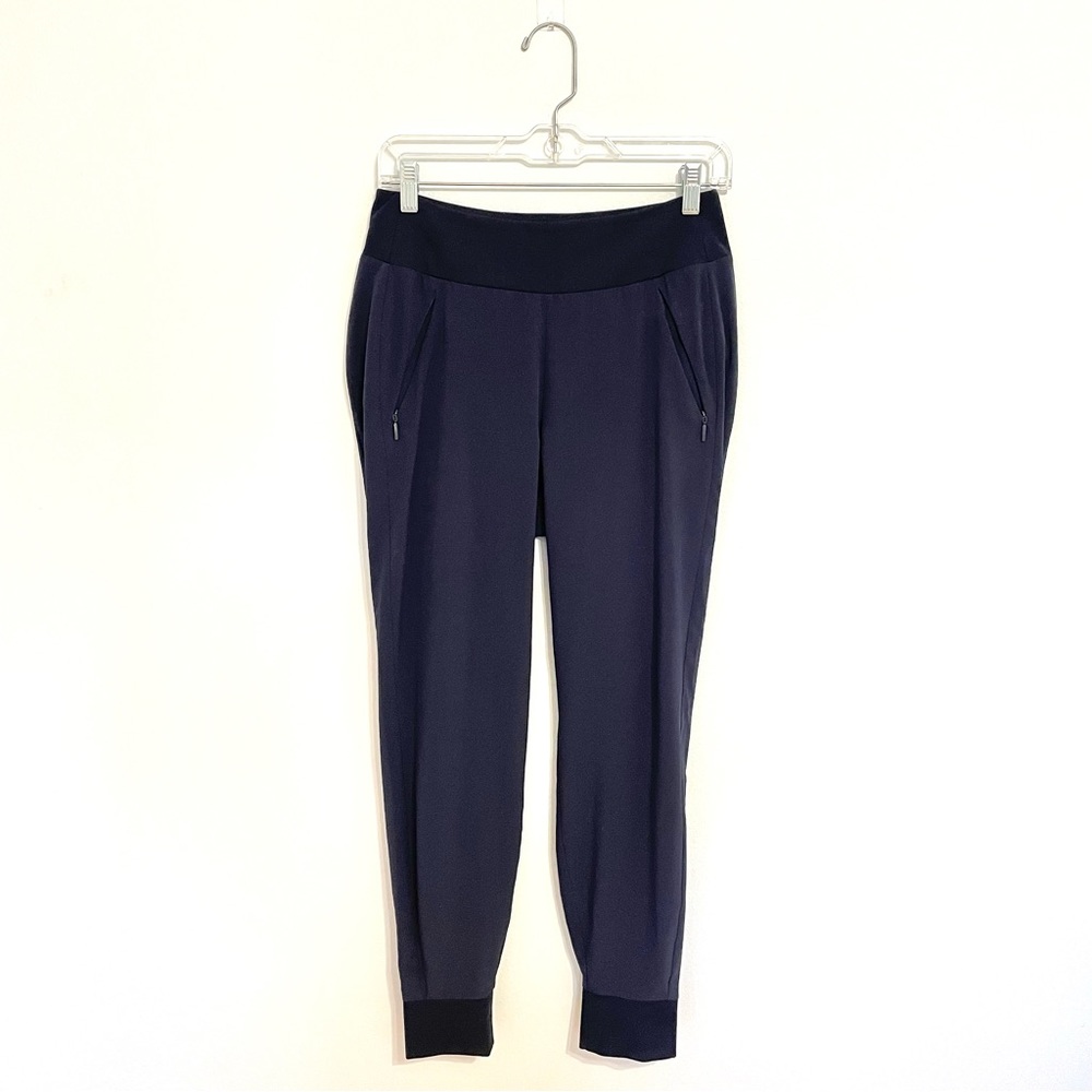 Athleta Salutation Jogger in Navy — Size: 4